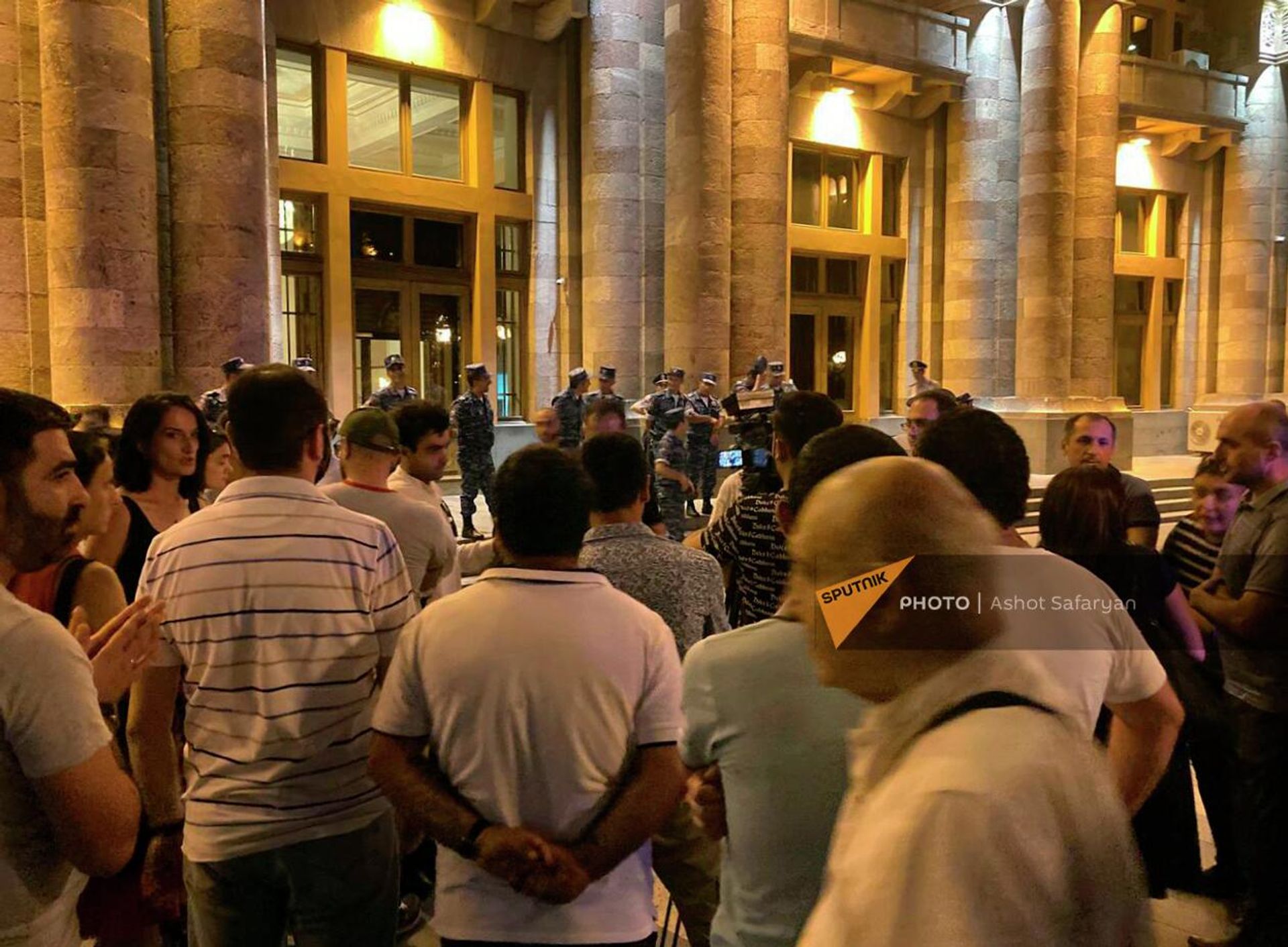 Акция протеста в поддержку жителей Бердзора на площади Республики (8 августа 2022). Еревaн - Sputnik Армения, 1920, 08.08.2022