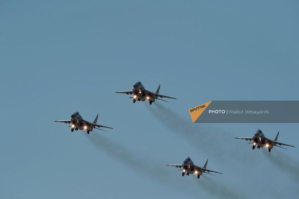 Авиашоу на российской военной базе аэродрома Эребуни (28 августа 2020). Еревaн Авиашоу на российской военной базе аэродрома Эребуни (28 августа 2020). Еревaн - Sputnik Армения