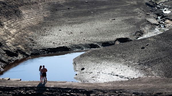 Обмелевшее в результате рекордной жары водохранилище Байтингс в Йоркшире, Великобритания - Sputnik Армения