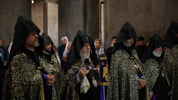 Поминальная церемония по погибшим при взрыве в торговом центре Сурмалу - Sputnik Армения