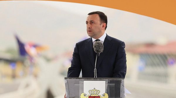 Премьер-министр Грузии Ираклий Гарибашвили на официальной церемонии открытия Моста Дружбы (19 августа 2022). Грузия - Sputnik Армения