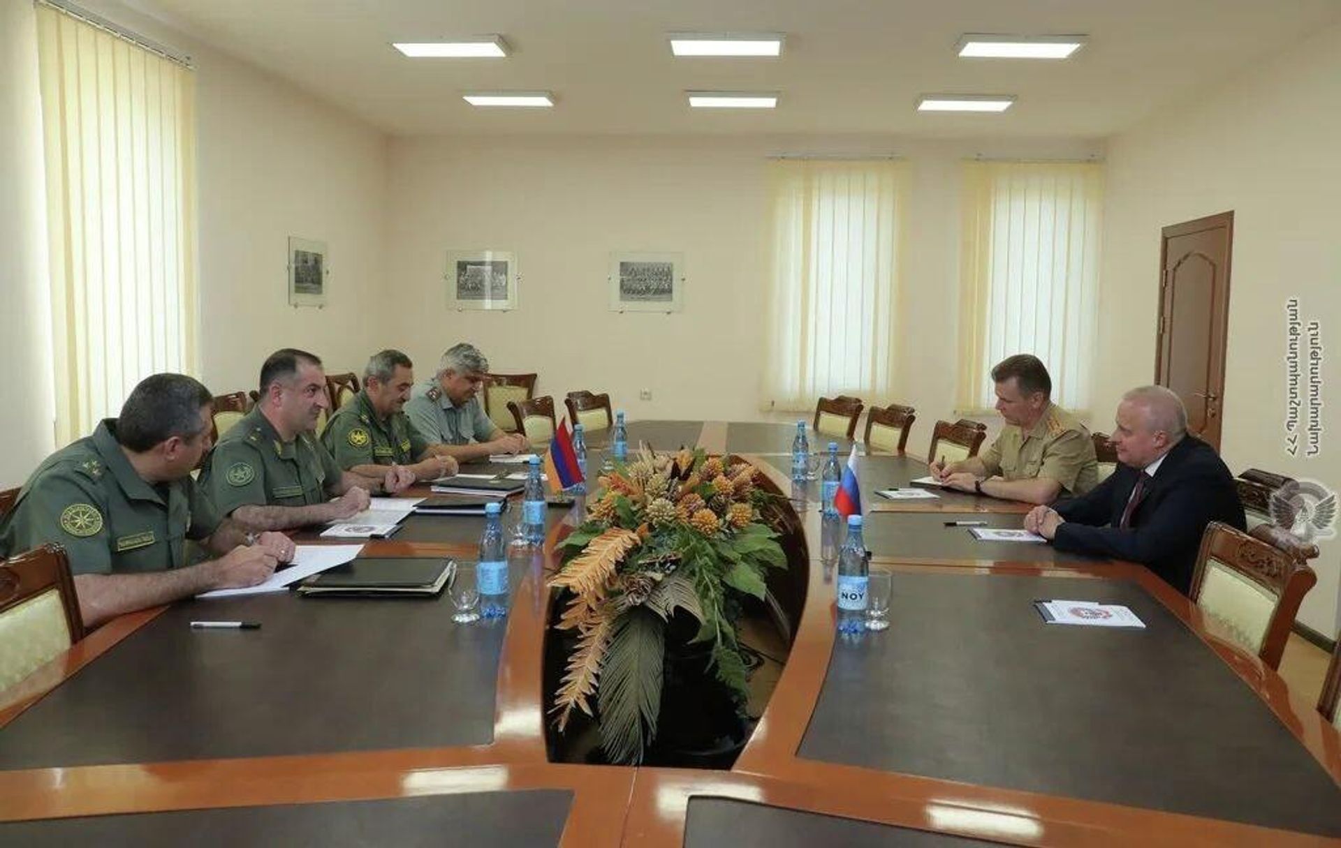 Начальник Генштаба ВС генерал-майор Эдуард Асрян принял Чрезвычайного и Полномочного Посла РФ Сергея Копыркина и военного атташе посольства полковника Игоря Щербакова (22 августа 2022). Еревaн - Sputnik Армения, 1920, 22.08.2022