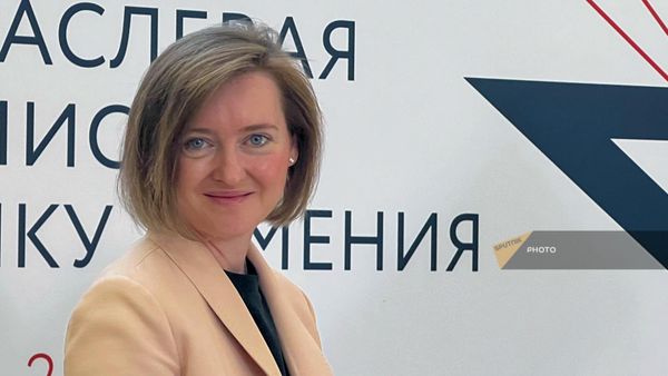 Старший управляющий директор по развитию нефинансовых продуктов и зарубежной сети Российского экспортного центра Ксения Тагирова на церемонии открытия многоотраслевой деловой миссии в Армению (24 августа 2022). Еревaн - Sputnik Армения