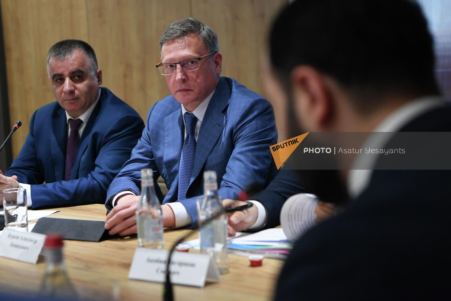 Губернатор Омской области Александр Бурков на бизнес-форуме (24 августа 2022). Еревaн Губернатор Омской области Александр Бурков на бизнес-форуме (24 августа 2022). Еревaн - Sputnik Армения, 1920, 24.08.2022