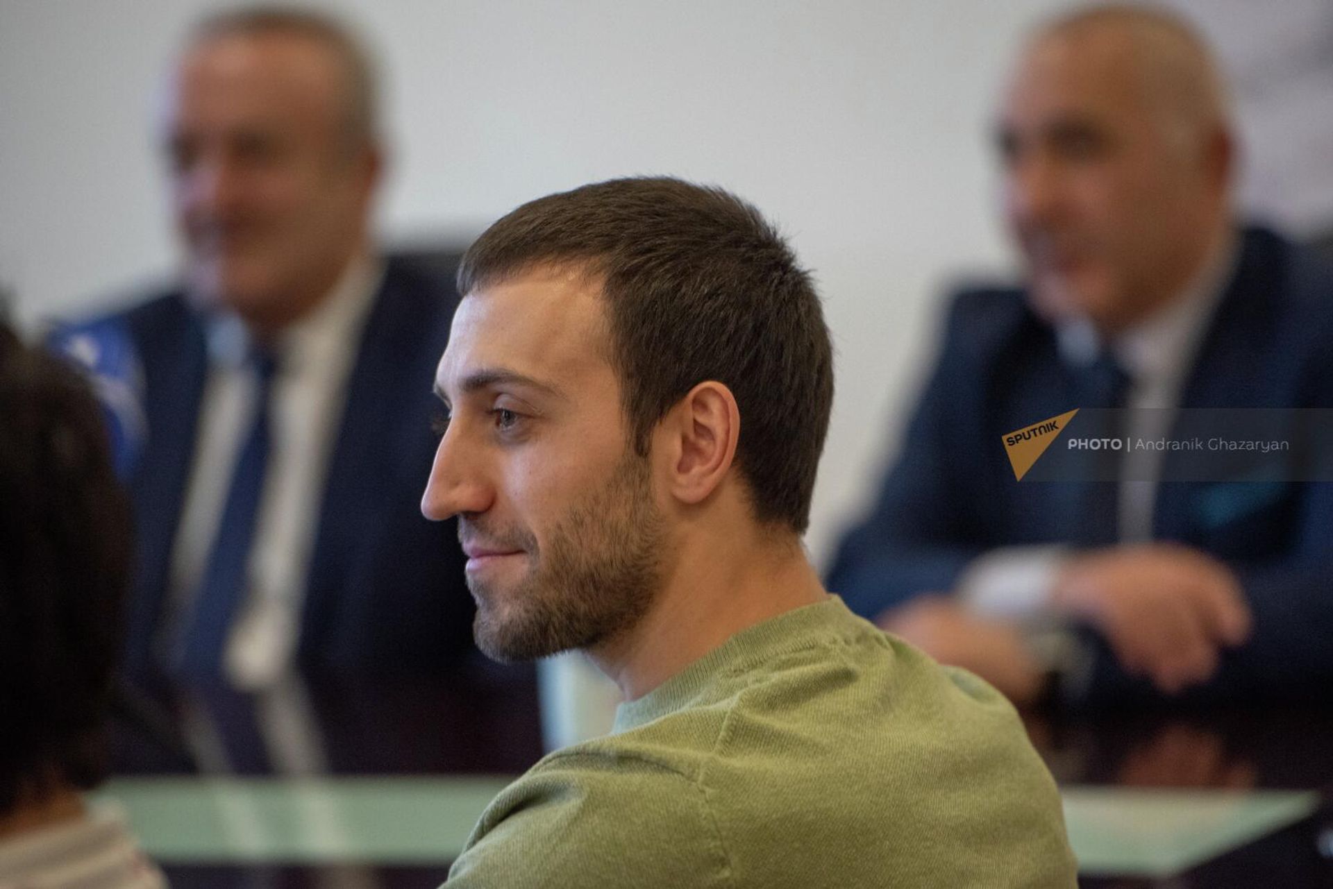 Гимнаст Артур Давтян на встрече с министром ОНКС Ваграмом Думаняном (25 августа 2022). Еревaн - Sputnik Արմենիա, 1920, 25.08.2022