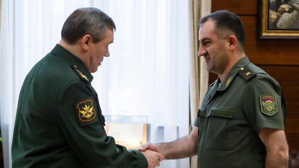 Встреча начальников Генштабов ВС Армении, генерал-майора Эдварда Асряна и России, генерала армии Валерия Герасимова (26 августа 2022). Москвa - Sputnik Армения