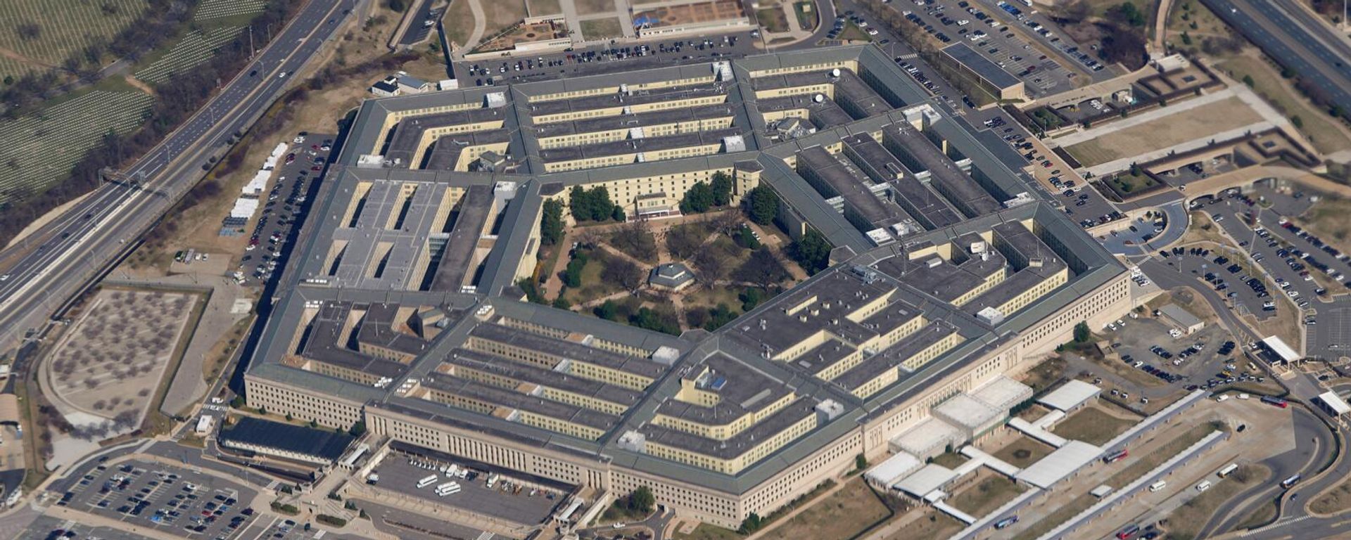 Вид с воздуха на здание Пентагона в США - Sputnik Армения, 1920, 11.04.2023