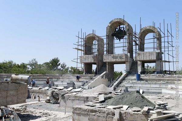Հրաչյա Սարգսյանը մի շարք այլ պաշտոնյաների հետ այցելել է հանգստի տարածքներ և ծանոթացել կատարվող աշխատանքներին։ - Sputnik Արմենիա