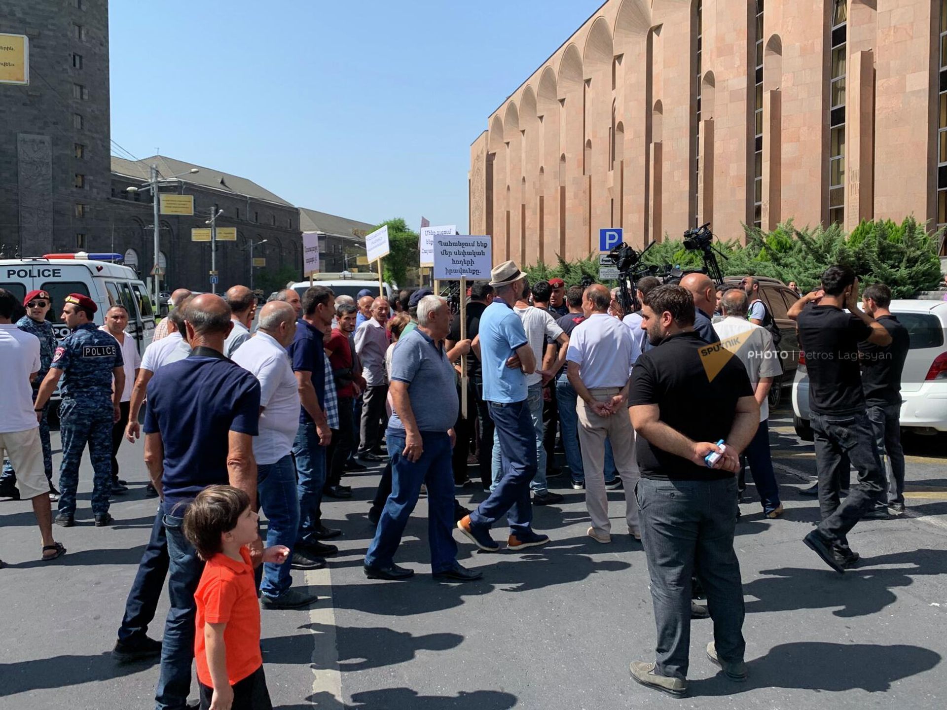 Акция протеста перед зданием городской администрации (5 сентября 2022). Еревaн - Sputnik Արմենիա, 1920, 05.09.2022