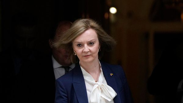 Министр иностранных дел Великобритании Лиз Трасс, покидает заседание Кабинета министров (19 апреля 2022). Лондон - Sputnik Армения