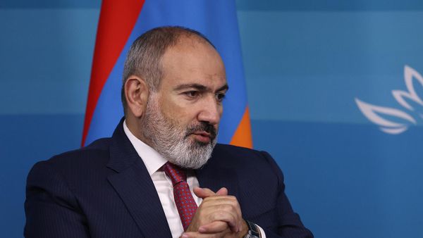 Премьер-министр Армении Никол Пашинян во время встречи с президентом России на полях VII Восточного экономического форума (7 сентября 2022). Владивосток - Sputnik Армения