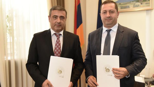 ՀԱԷԿ–ի տնօրեն Էդուարդ Մարտիրոսյանն ու ԵՊՀ ռեկտոր Հովհաննես Հովհաննիսյանը - Sputnik Արմենիա
