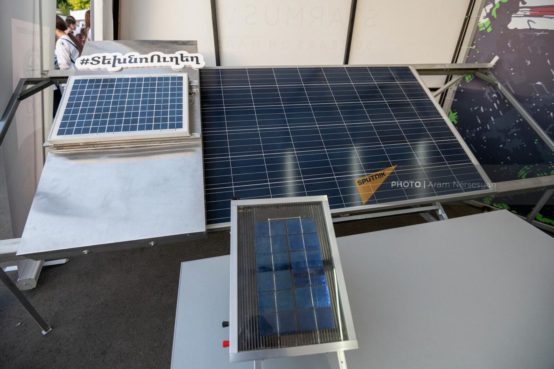 Робот по очистке солнечных панелей от пыли и снега компании Solvar Systems - Sputnik Армения, 1920, 08.09.2022