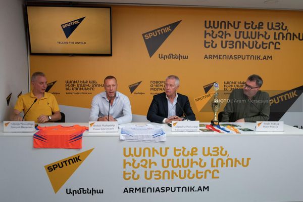 Пресс-конференция  Роман Березовский. Часовой у  футбольных ворот страны (9 сентября 2022). Еревaн - Sputnik Армения