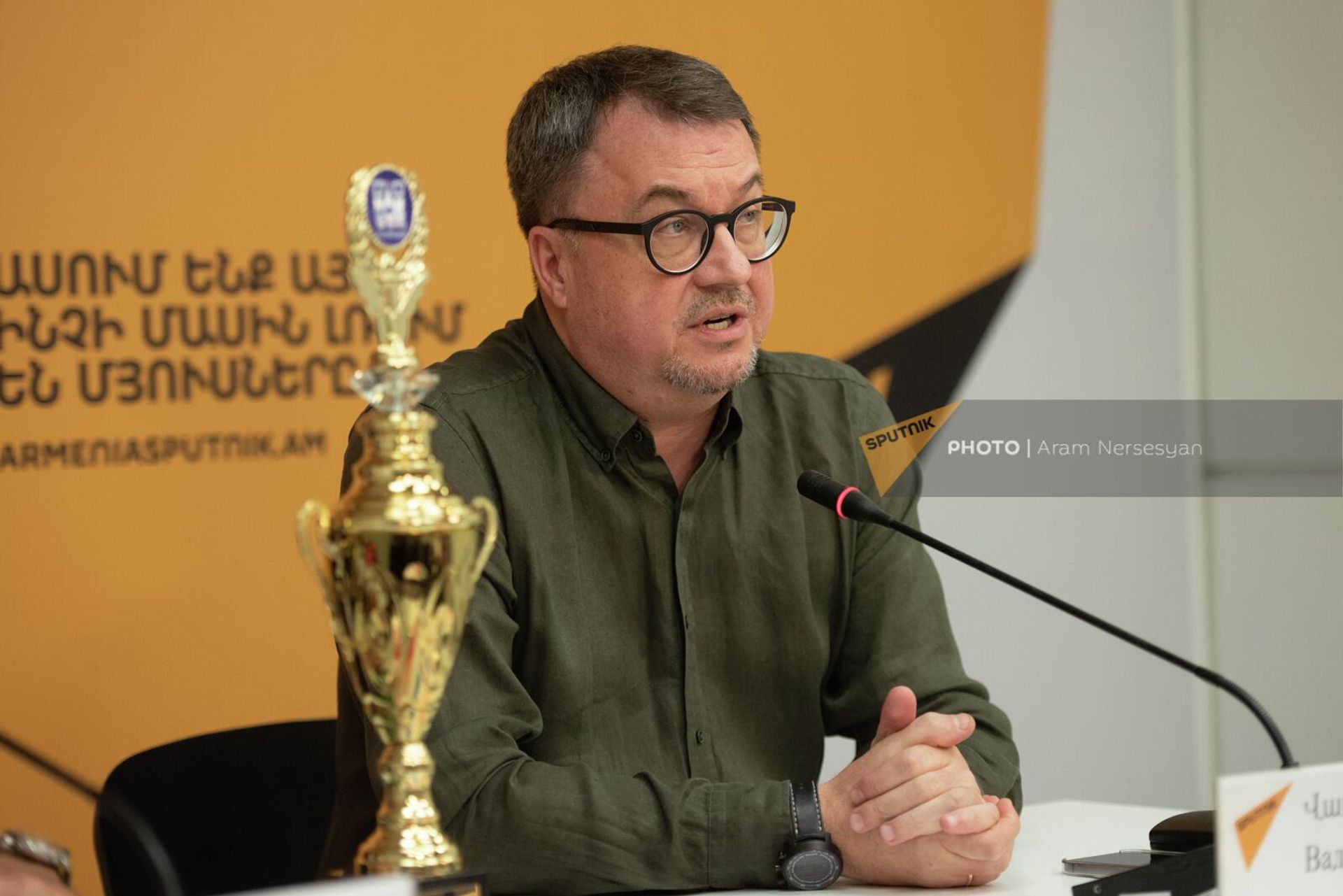 Вадим Фефилов на пресс-конференции Роман Березовский. Часовой у футбольных ворот страны (9 сентября 2022). Еревaн - Sputnik Армения, 1920, 09.09.2022