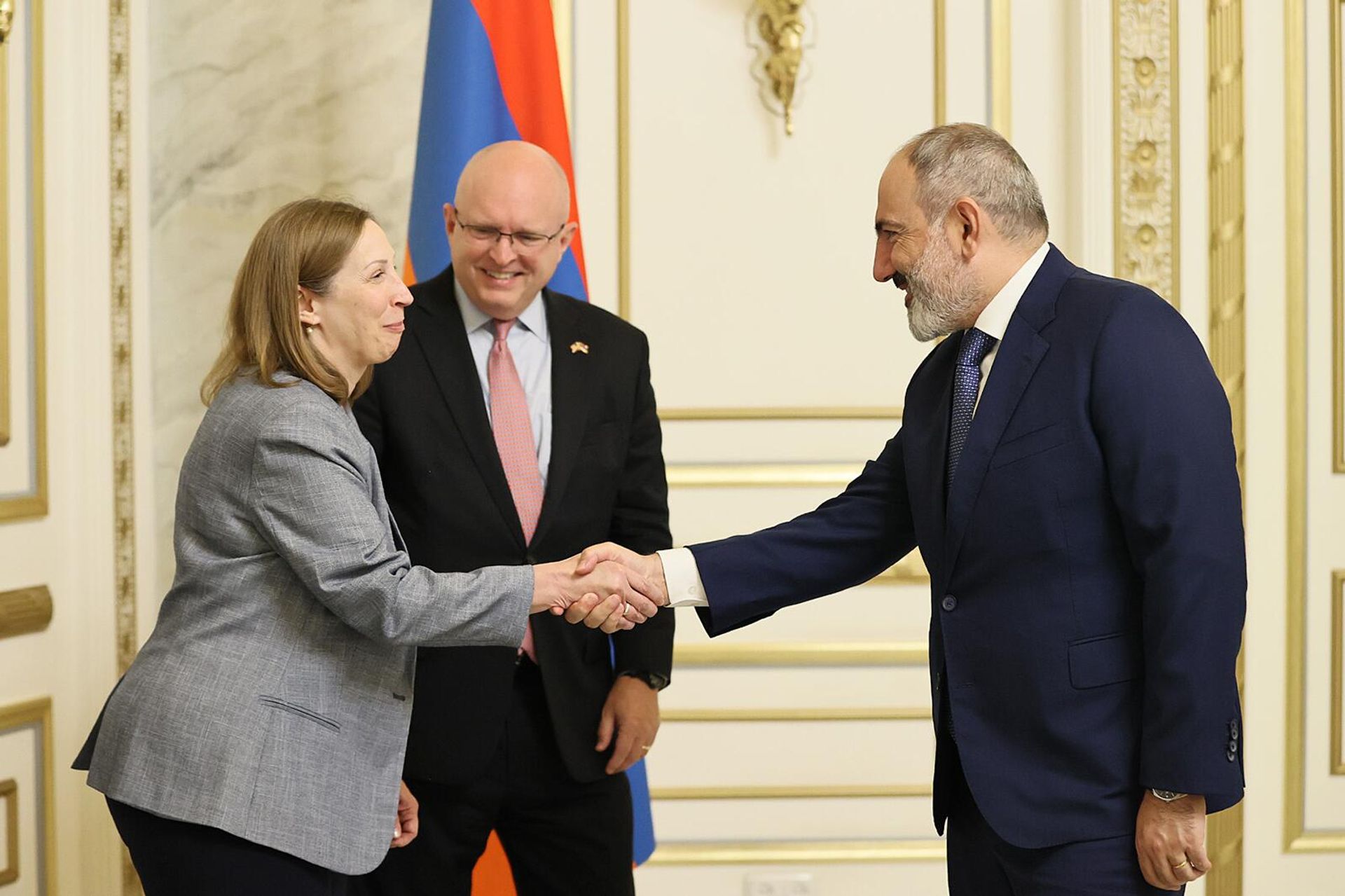Премьер-министр Никол Пашинян принял новоназначенного сопредседателя Минской группы ОБСЕ от США, старшего советника по Кавказским переговорам Филиппа Рикера (10 сентября 2022). Еревaн - Sputnik Արմենիա, 1920, 10.09.2022