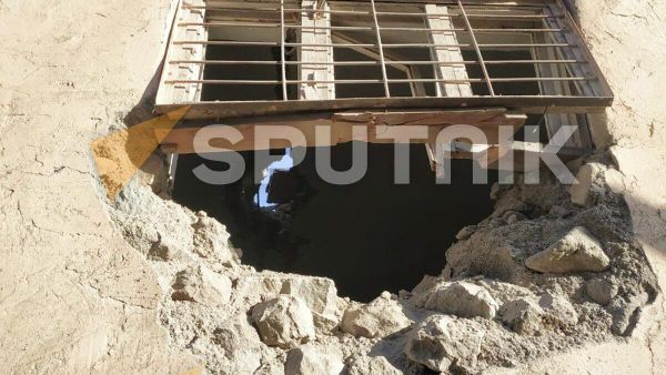 Քարաշենում ադրբեջանցիների հրետակոծության հետևանքովվնասված շինություն  - Sputnik Արմենիա