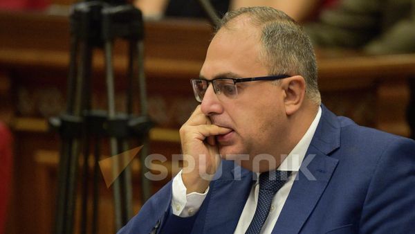 Владимир Варданян на очередном заседании Национального собрания (13 сентября 2022). Еревaн - Sputnik Армения