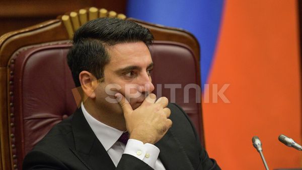 Ален Симонян на очередном заседании Национального собрания (13 сентября 2022). Еревaн - Sputnik Армения