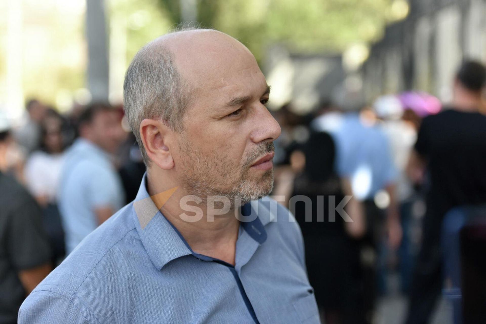 Гегам Назарян на акции протеста у здания Парламента (13 сентября 2022). Еревaн - Sputnik Армения, 1920, 13.09.2022