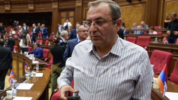 Арцвик Минасян на очередном заседании Национального собрания (13 сентября 2022). Еревaн - Sputnik Армения