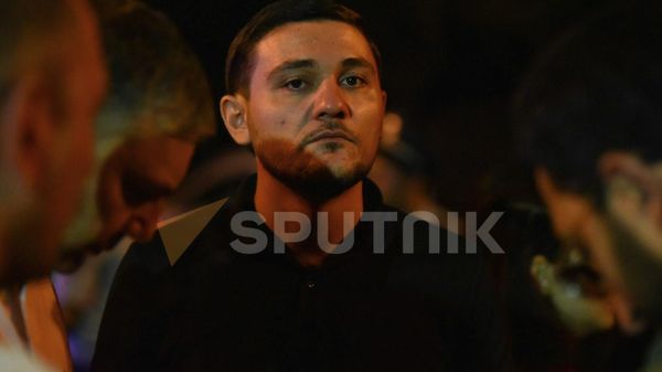 Адвокат Вараздат Арутюнян на акции протеста у здания Парламента (13 сентября 2022). Еревaн - Sputnik Армения