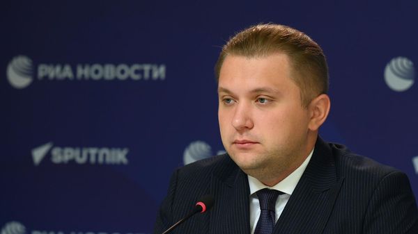 Заместитель председателя Госдумы РФ Борис Чернышов во время телемоста (14 сентября 2022). Москвa - Sputnik Армения