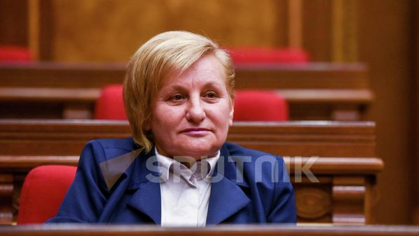 Кандидат в судьи КС Седа Сафарян на заседании НС (15 сентября 2022). Еревaн Кандидат в судьи КС Седа Сафарян на заседании НС (15 сентября 2022). Еревaн - Sputnik Армения