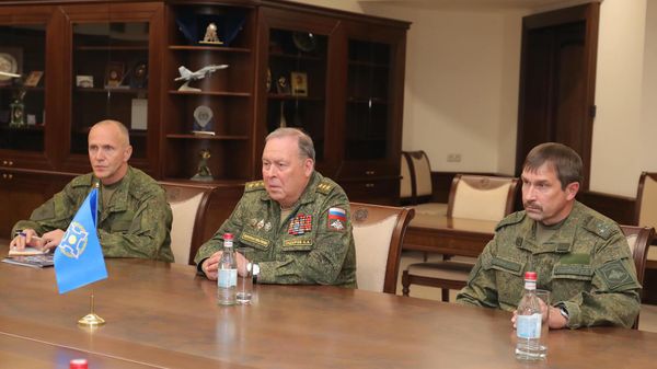 Министр обороны Сурен Папикян принял делегацию Объединенного штаба ОДКБ во главе с начальником Объединенного штаба ОДКБ генерал-полковником Анатолием Сидоровым (15 сентября 2022). Еревaн - Sputnik Армения
