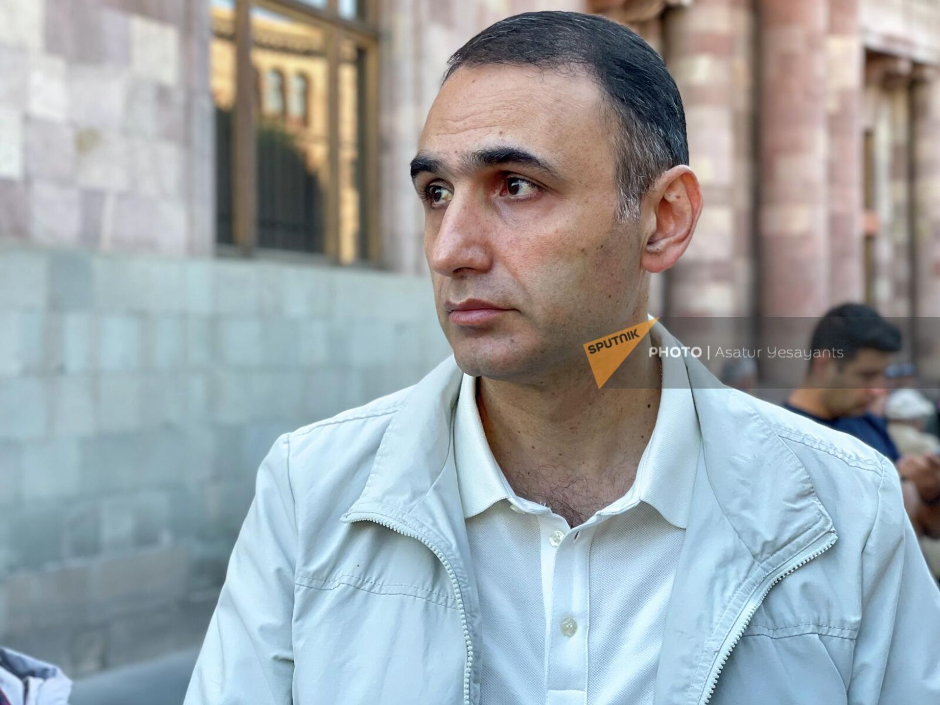 Аветик Чалабян на площади Республики во время мирной акции неповиновения (16 сентября 2022). Еревaн - Sputnik Արմենիա, 1920, 30.12.2022