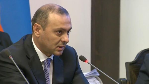 Секретарь Совбеза Армен Григорян на очередном заседании правительства Армении (16 сентября 2022). Еревaн - Sputnik Армения