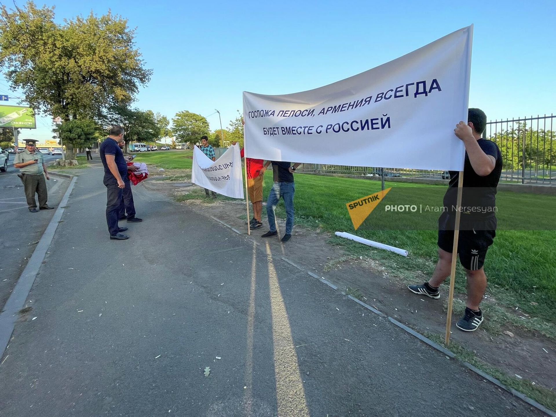 Акция перед зданием американского посольства (18 сентября 2022). Еревaн - Sputnik Армения, 1920, 18.09.2022