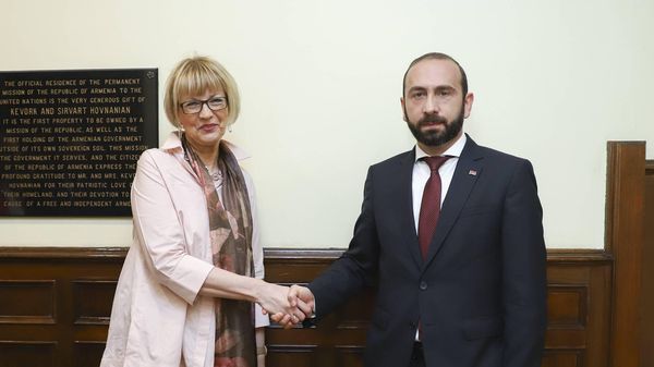 Встреча министра иностранных дел Арарата Мирзояна с генеральным секретарем ОБСЕ Хельгой Шмидт (19 сентября 2022). Нью-Йорк - Sputnik Армения