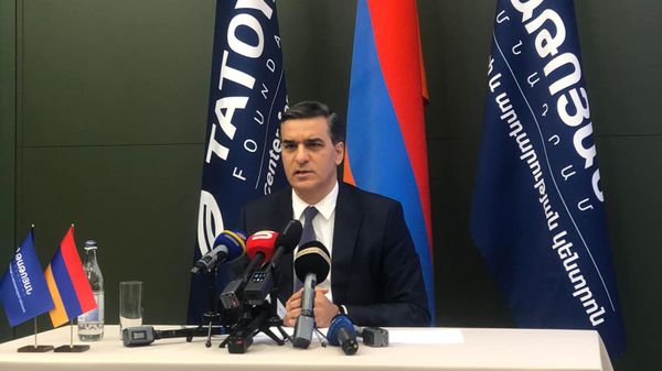 Արման Թաթոյան - Sputnik Արմենիա