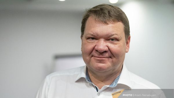 Заместитель вице-президента Инновационного центра Сколково по взаимодействию с СНГ Александр Окунев - Sputnik Армения