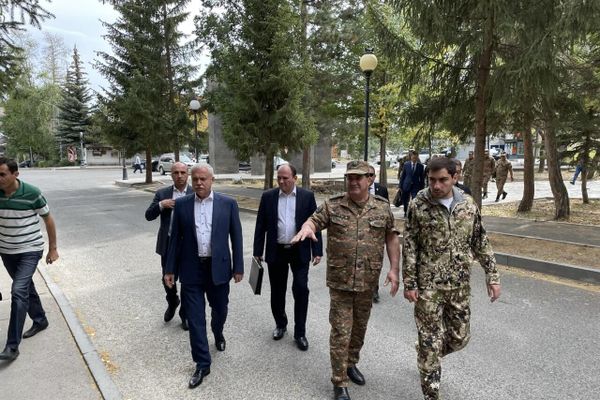 ՀԱՊԿ գլխավոր քարտուղար Ստանիսլավ Զասն այցելել է Վայոց Ձորի մարզի սահմանամերձ շրջան - Sputnik Արմենիա