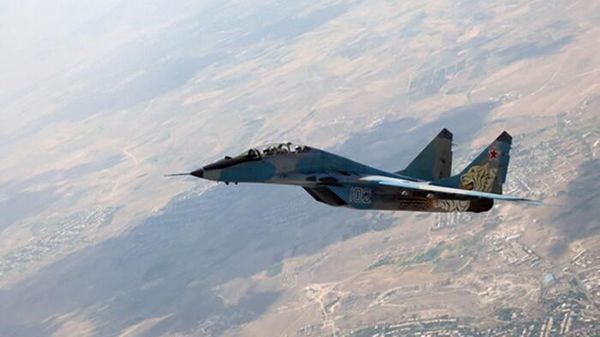 Экипажи МиГ-29 ЮВО выполнили элементы сложного и высшего пилотажа в небе Армении - Sputnik Армения