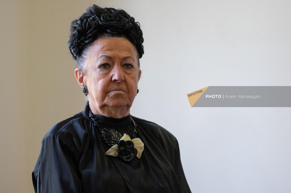 Исполнительный директор Западного управления Общества милосердия Армении Жасмен Буниатян на открытии хирургического отделения в реабилитационном центре Дом солдата (23 сентября 2022). Еревaн Исполнительный директор Западного управления Общества милосердия Армении Жасмен Буниатян на открытии хирургического отделения в реабилитационном центре Дом солдата (23 сентября 2022). Еревaн - Sputnik Армения