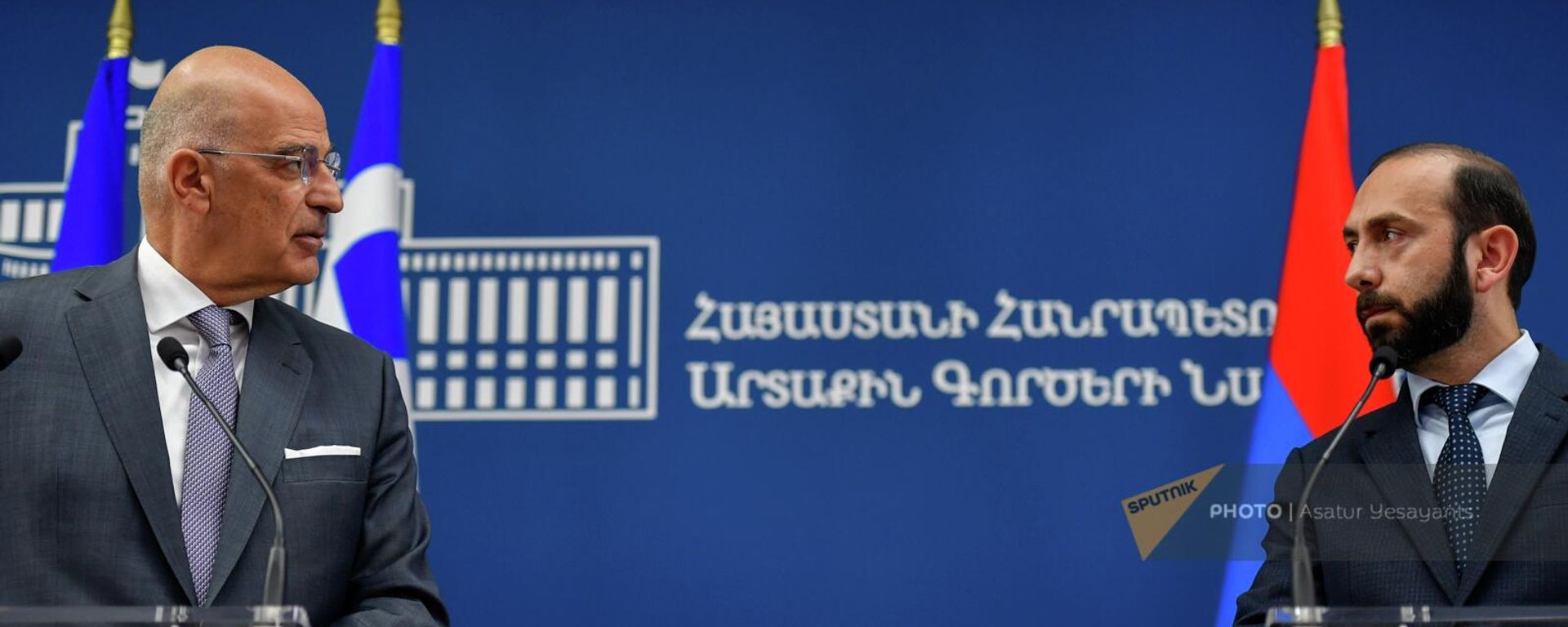 Արարատ Միրզոյանի ու Նիկոս Դենդիասի ճեպազրույցը - Sputnik Արմենիա, 1920, 27.09.2022
