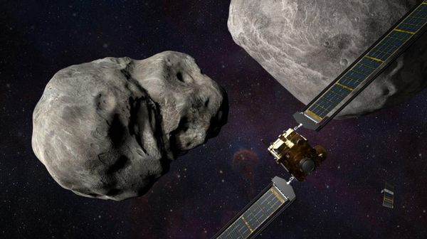 Иллюстрация космического аппарата НАСА DART и итальянского спутника LICIACube до столкновения с двойной системой Дидима - Sputnik Армения