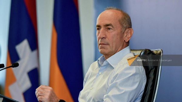 Пресс-конференция Роберта Кочаряна в бизнес-центре Эребуни плаза  (28 сентября 2022). Еревaн - Sputnik Армения