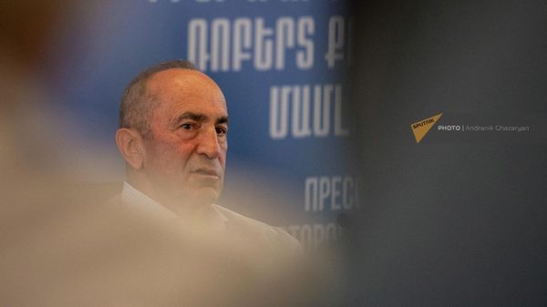 Пресс-конференция Роберта Кочаряна в бизнес-центре Эребуни плаза (28 сентября 2022). Еревaн - Sputnik Армения