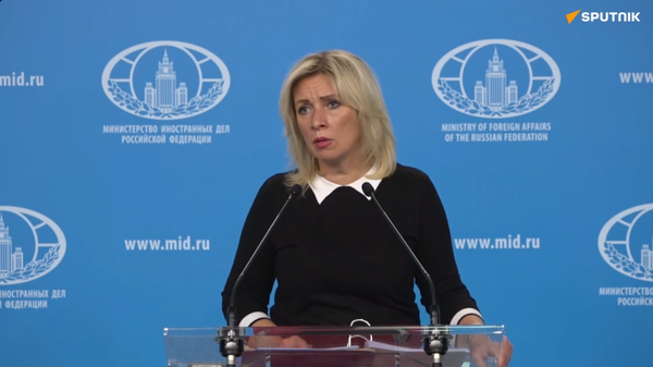 Нельзя подменять реально действующие трехсторонние договоренности чем-то мнимым: Мария Захарова об идее разместить наблюдателей на армяно-азербайджанской границ Нельзя подменять реально действующие трехсторонние договоренности чем-то мнимым: Мария Захарова об идее разместить наблюдателей на армяно-азербайджанской границ - Sputnik Армения