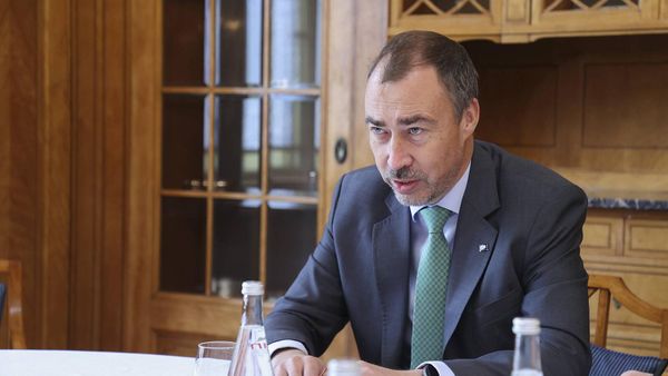 Министр иностранных дел Армении Арарат Мирзоян встретился со спецпредставителем ЕС по вопросам Южного Кавказа и кризиса в Грузии Тойво Клааром (2 октября 2022). Женева - Sputnik Армения