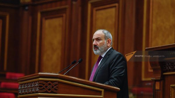 Премьер-министр Никол Пашинян на очередном заседании Национального собрания (13 сентября 2022). Еревaн - Sputnik Армения