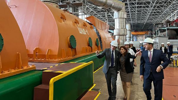 Гендиректор МАГАТЭ Рафаэль Мариано Гросси на территории Армянской атомной электростанции (4 октября 2022). Мецамор - Sputnik Армения