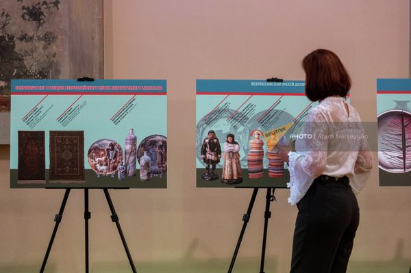 "Дни духовной культуры России в Армении" открылись музейным роуд-шоу.Презентация прошла 6-го октября в Зале фресок Национальной картинной галереи в Ереване - Sputnik Армения