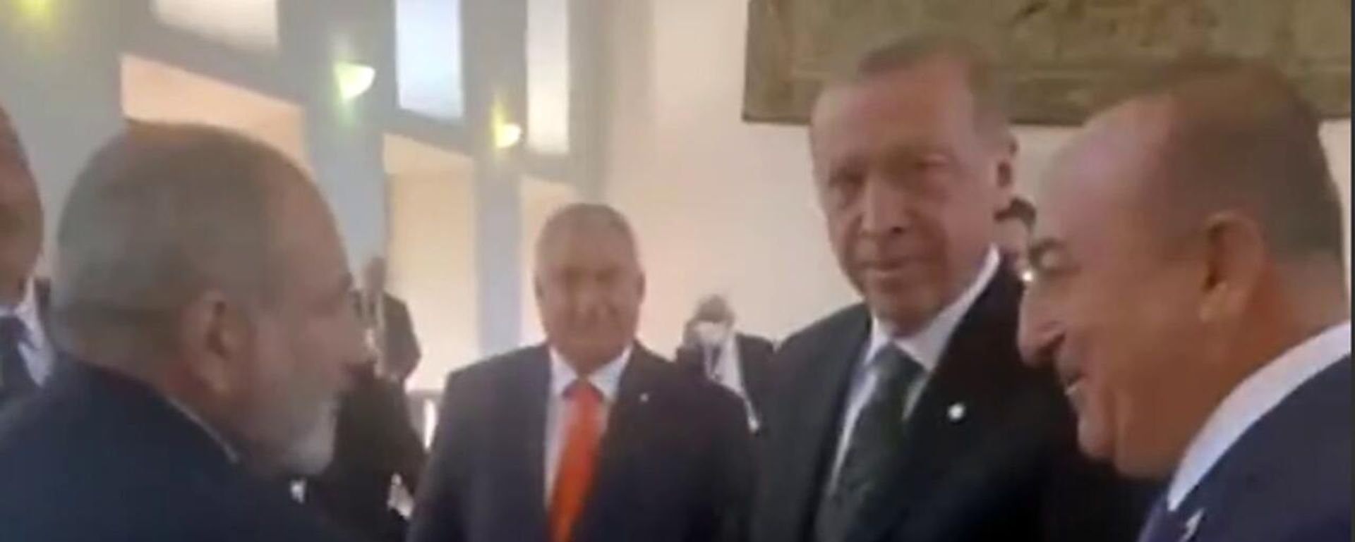 Пресьер-министр Никол Пашинян на переговорах с лидерами Турции и Азербайджана в Праге - Sputnik Армения, 1920, 06.10.2022