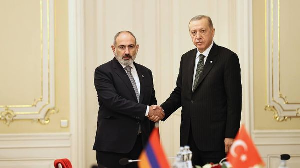 Встреча премьер-министра Никола Пашиняна с президентом Турции Реджепом Тайипом Эрдоганом (6 октября 2022). Прага - Sputnik Армения
