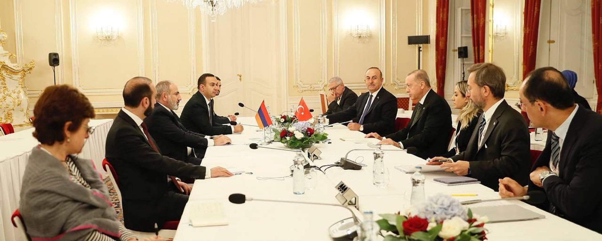 Նիկոլ Փաշինյանի և Ռեջեփ Թայիփ Էրդողանի հանդիպումը - Sputnik Արմենիա, 1920, 06.10.2022